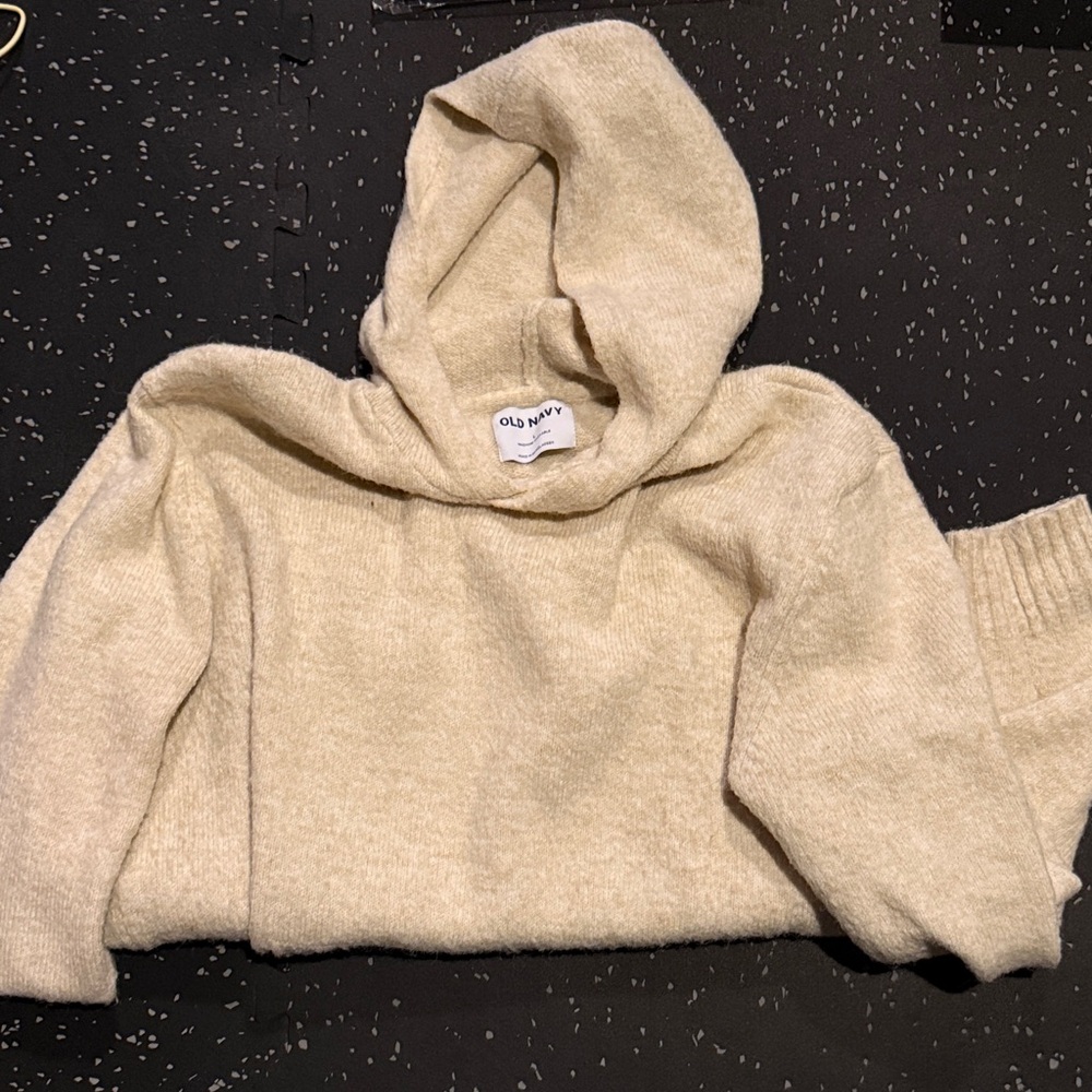 Old Navy Women's Turtleneck Sweater in Beige